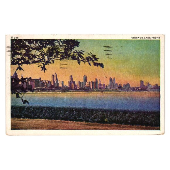 Vintage Chicago Lake Front Postcard 1945 Skyline Adler Planetarium Scene Art Car - Picture 1 of 2